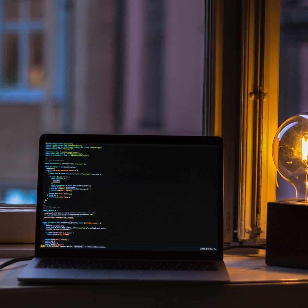 5 زبان کد نویسی برتر در توسعه اپلیکیشن
