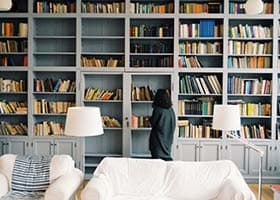 چرا خواندن ۱۰۰ کتاب در سال، باعث موفقیت شما نخواهد شد؟