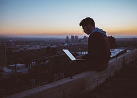 چگونه با یادگیری کدنویسی اولین شغل خود را پیدا کنیم