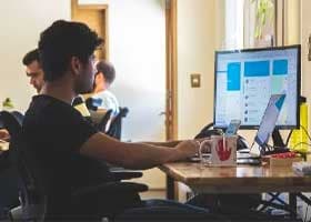 چگونه می‌توان به عنوان یک برنامه نویس درآمد بیشتری کسب کرد؟